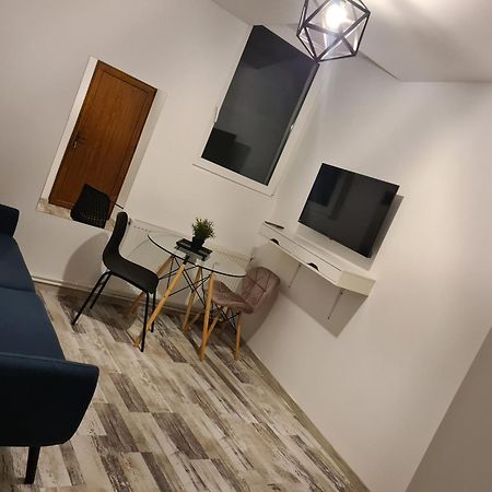 Luxury Mall First Apartments Bacău Екстериор снимка